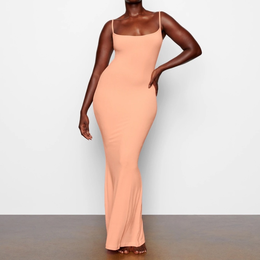 ✨ SKIMS maxi dress✨